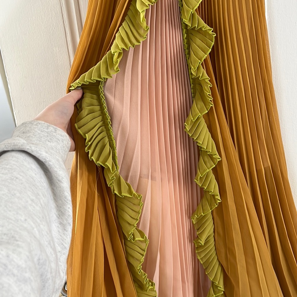 Delphi colorful ruffled dress